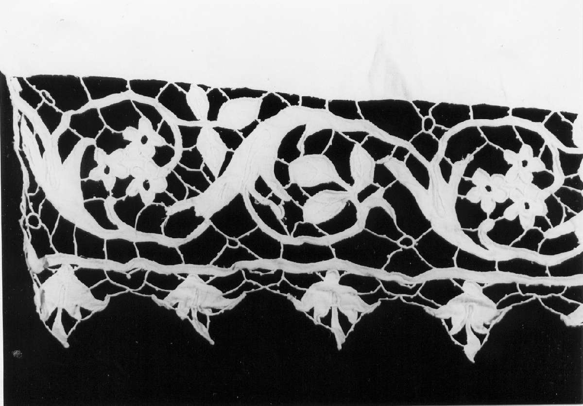 tovaglia d'altare - manifattura sassolese (fine sec. XIX)