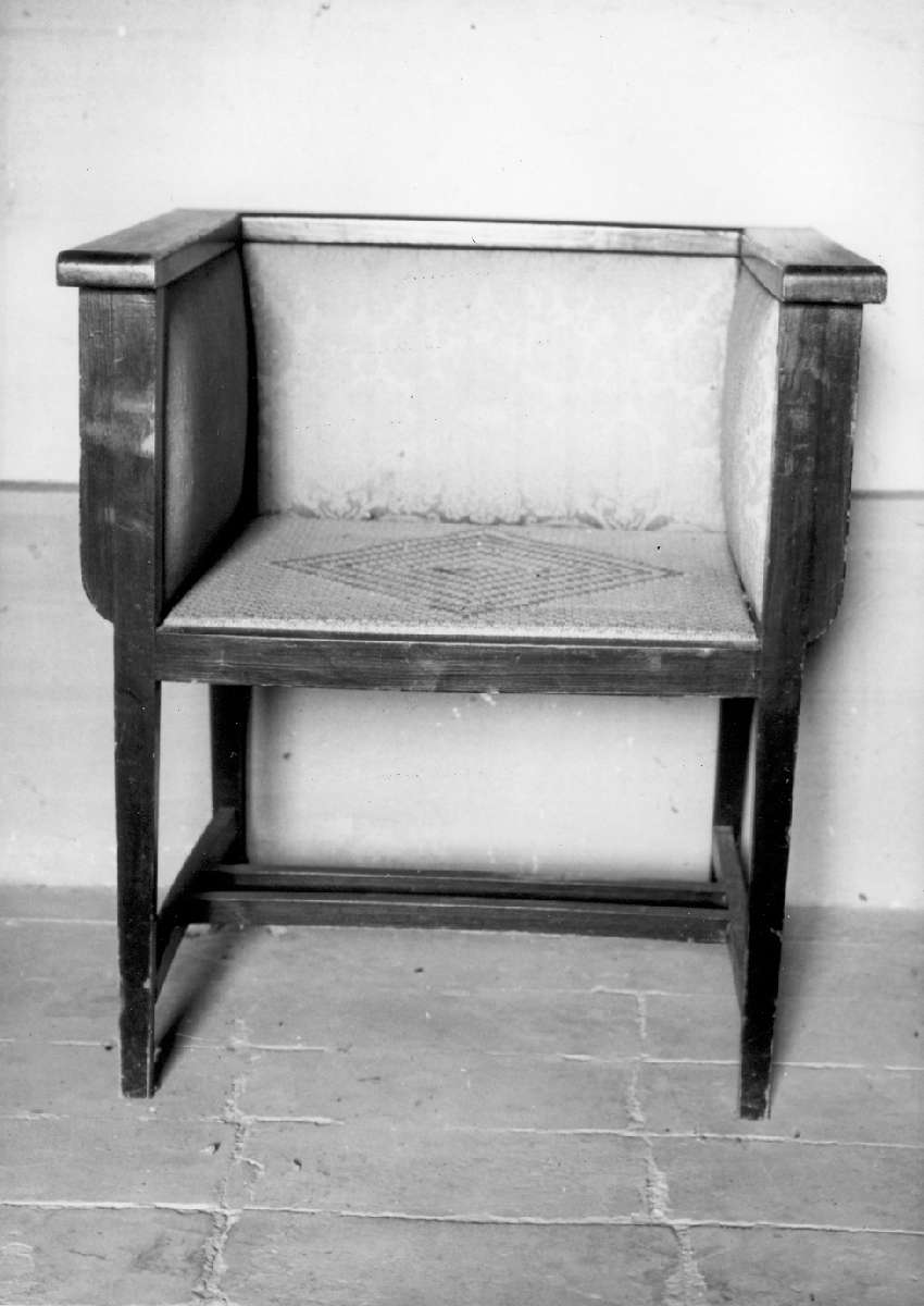 poltroncina - manifattura modenese (primo quarto sec. XX)