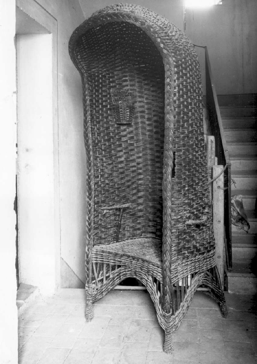 poltrona - manifattura modenese (primo quarto sec. XX)