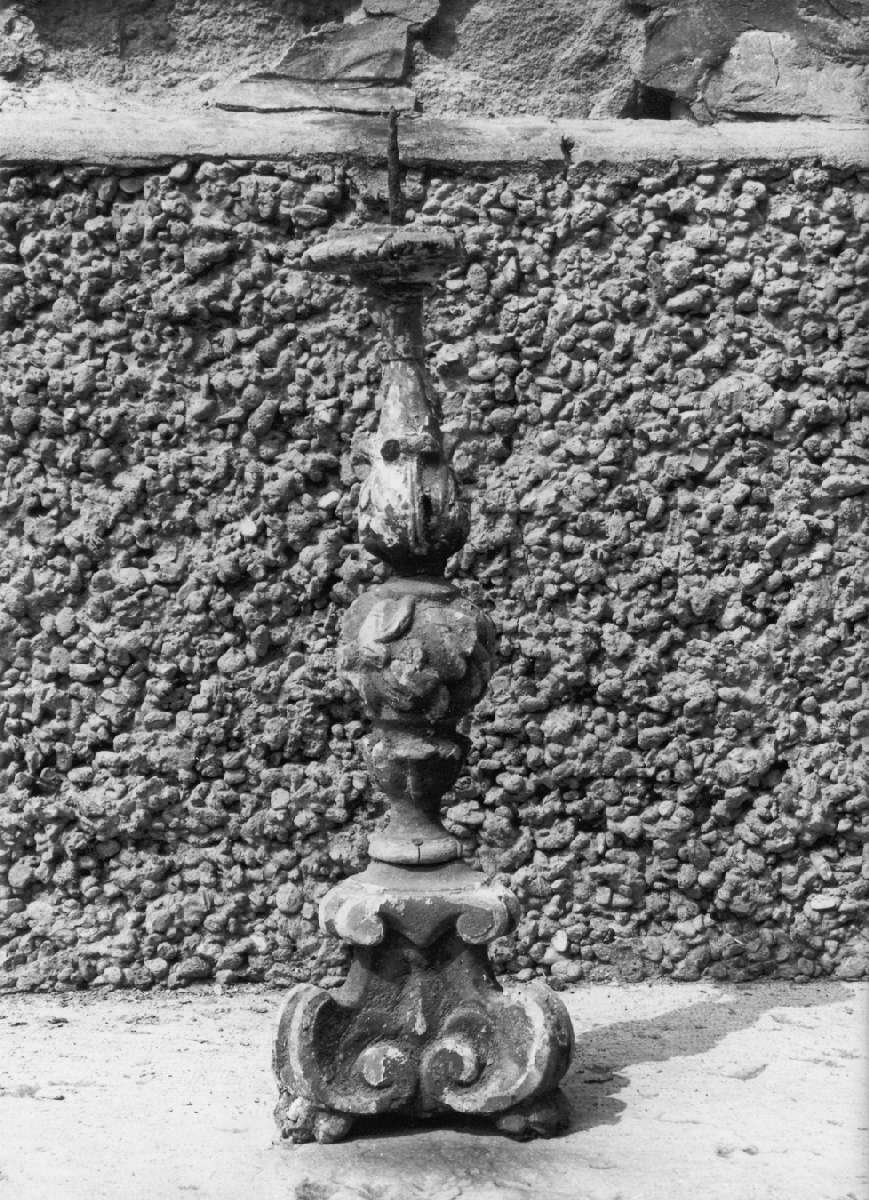 candeliere d'altare, serie - manifattura modenese (sec. XVIII)