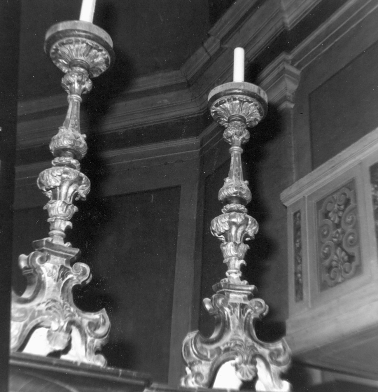 candeliere d'altare, serie - bottega emiliana (metà sec. XVIII)