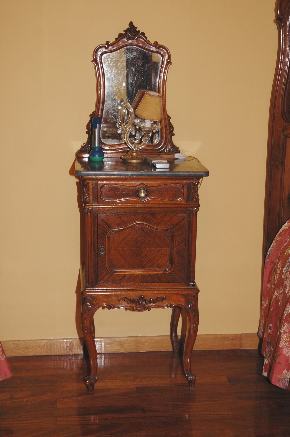 comodino - bottega italiana (sec. XX)