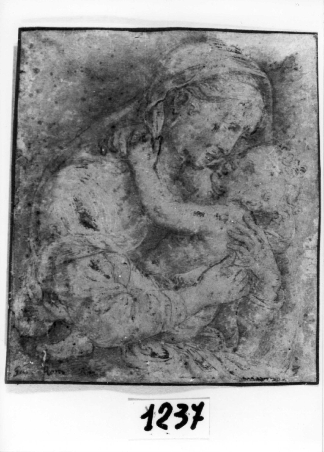 Madonna con il Bambino, Madonna con Bambino (disegno, opera isolata) di Giulio Romano (secondo quarto sec. XVI)