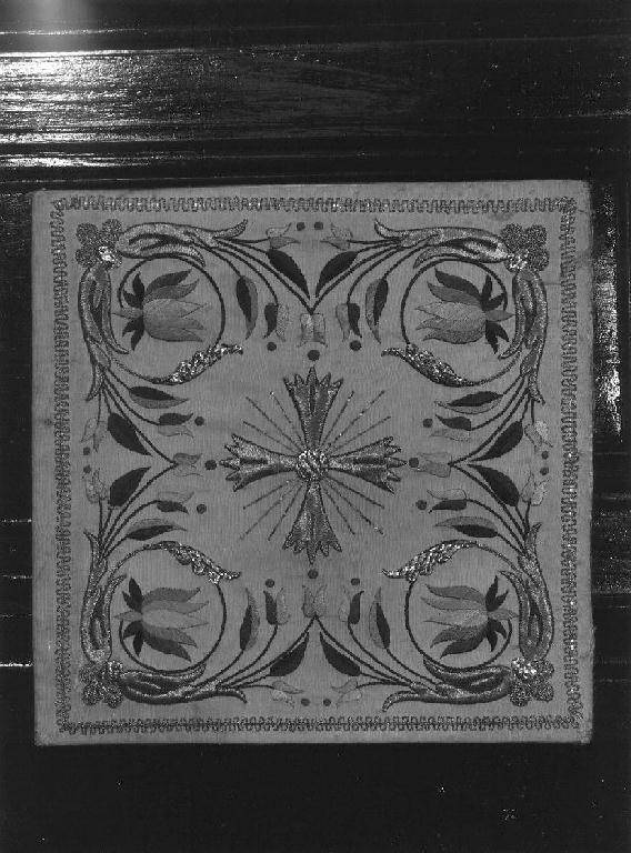 MOTIVI DECORATIVI FLOREALI (borsa, elemento d'insieme) - manifattura ligure (seconda metà sec. XIX)