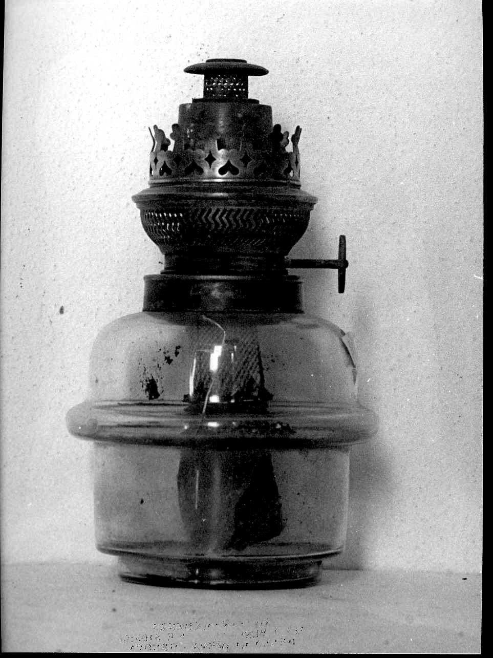 lume a petrolio, utensili - bottega ligure (sec. XX inizio)