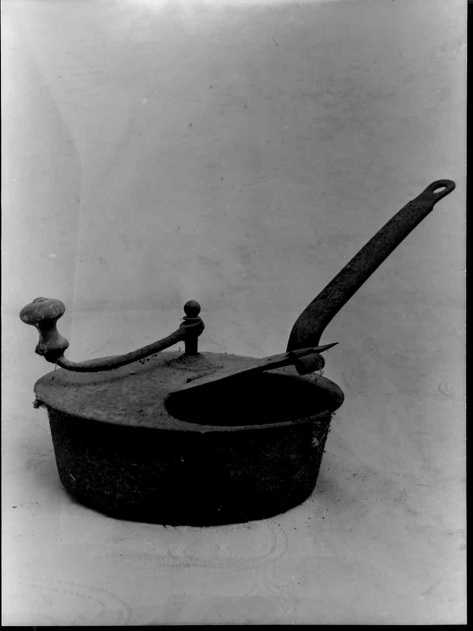 tostino, utensili - bottega ligure (sec. XX)