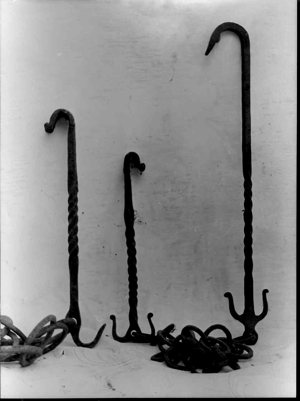 catena da camino, strumenti - bottega ligure (secc. XIX/ XX)