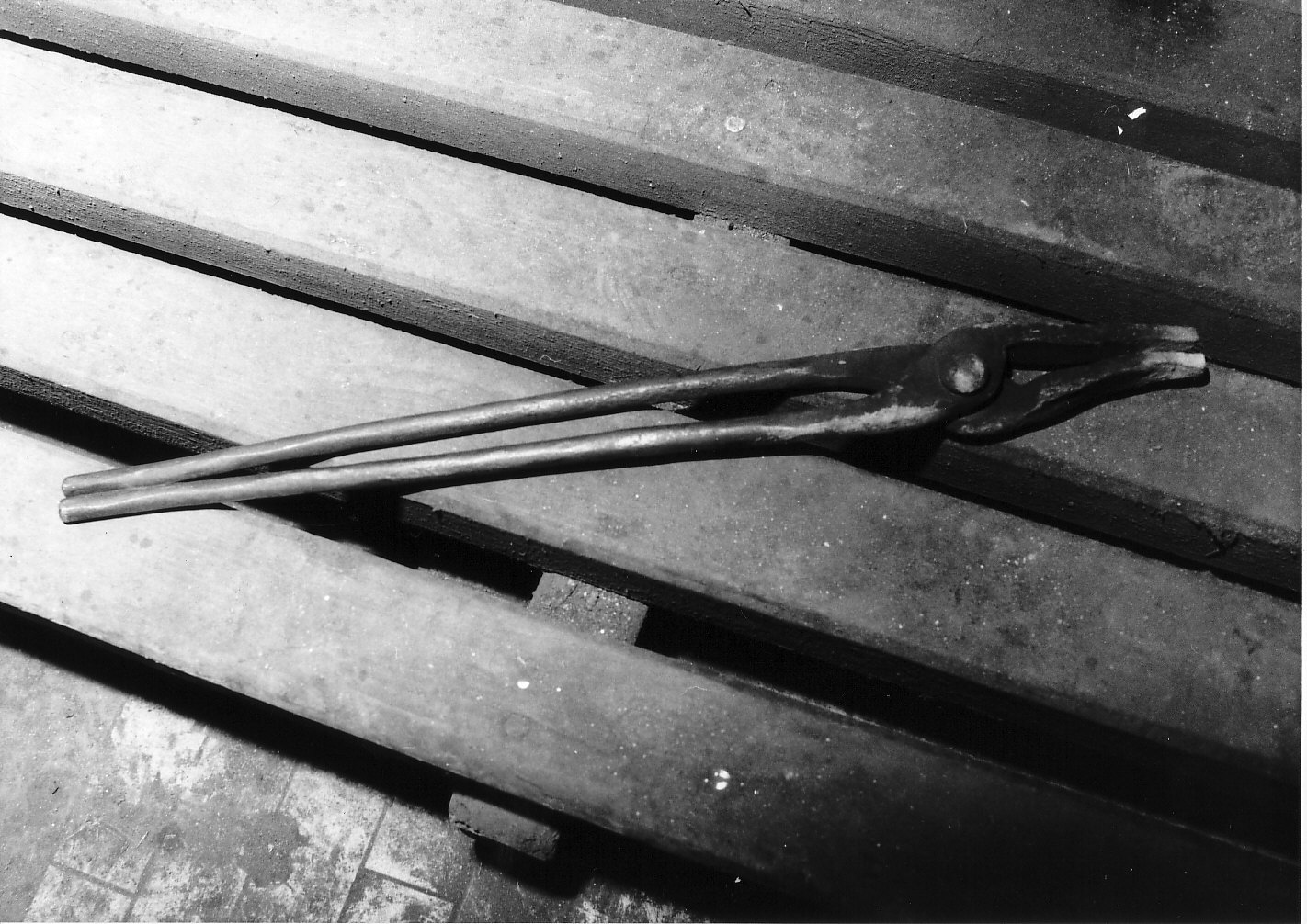 tenaglia - bottega italiana (sec. XX)