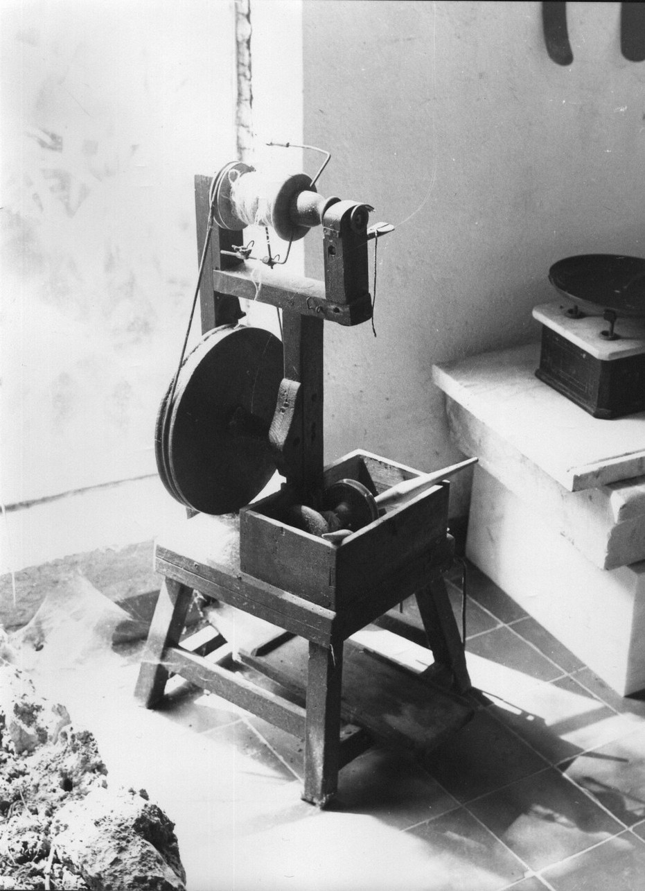 filatoio, filatoi, attrezzi per la filatura - Ortonovo (sec. XX)