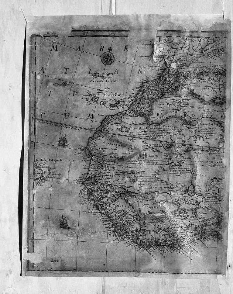 Carta geografica murale dell'Africa montata su tela con due supporti lignei, composta da: disegno geografico, testo in 3 lingue (francese, latino, olandese) (stampa, serie) di Blaeu Jean (sec. XVII)