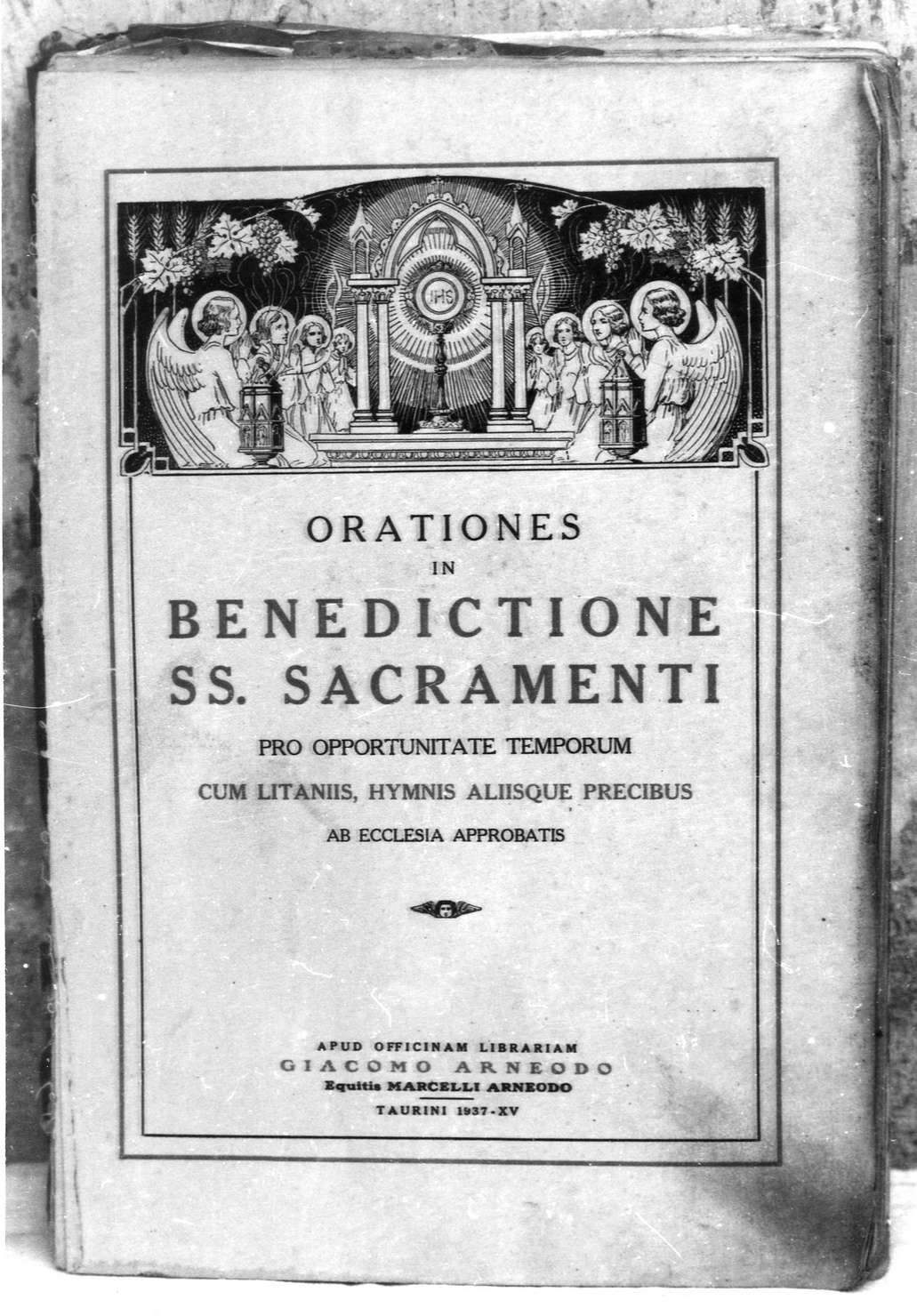 angeli adoranti il calice eucaristico (stampa) - ambito piemontese (sec. XX)