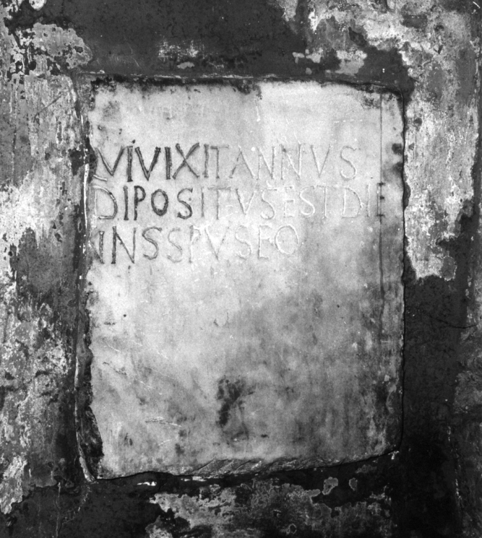 lapide tombale - ambito romano (sec. III)