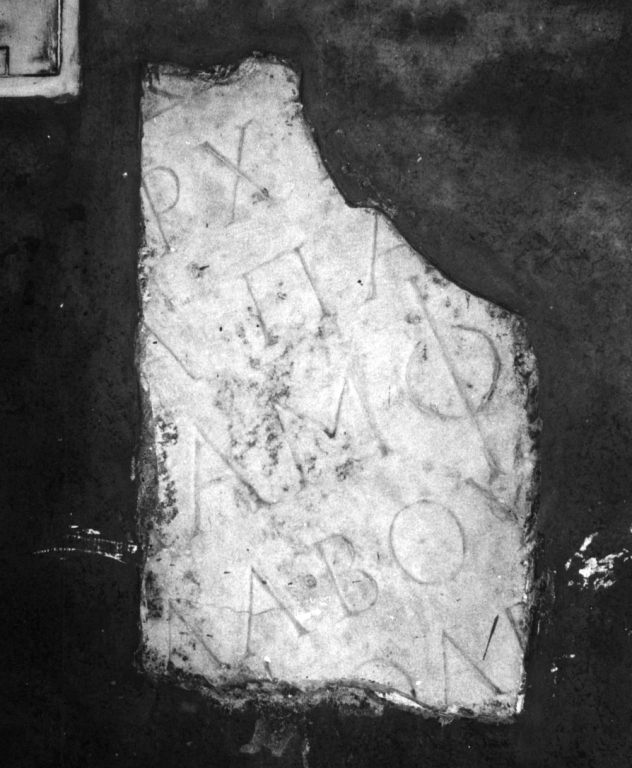 lapide, frammento - ambito romano (sec. III)