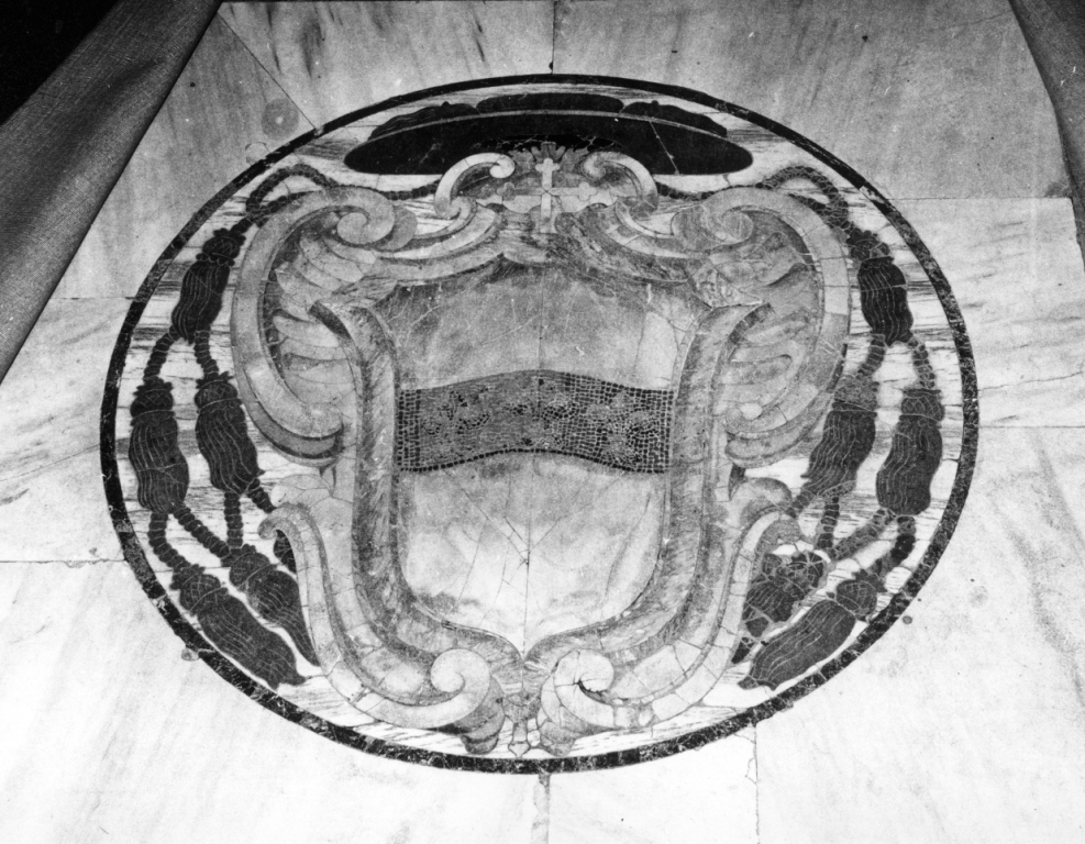 stemma cardinalizio Quirini (decorazione a intarsio) - ambito romano (sec. XVIII)