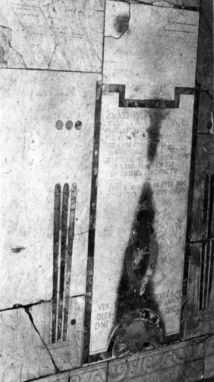 lapide tombale - ambito romano (sec. XVI)