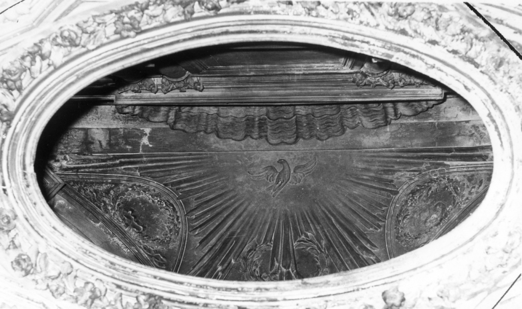colomba dello Spirito Santo (decorazione plastica) di Laggiovà Nicola (attribuito) (sec. XVIII)