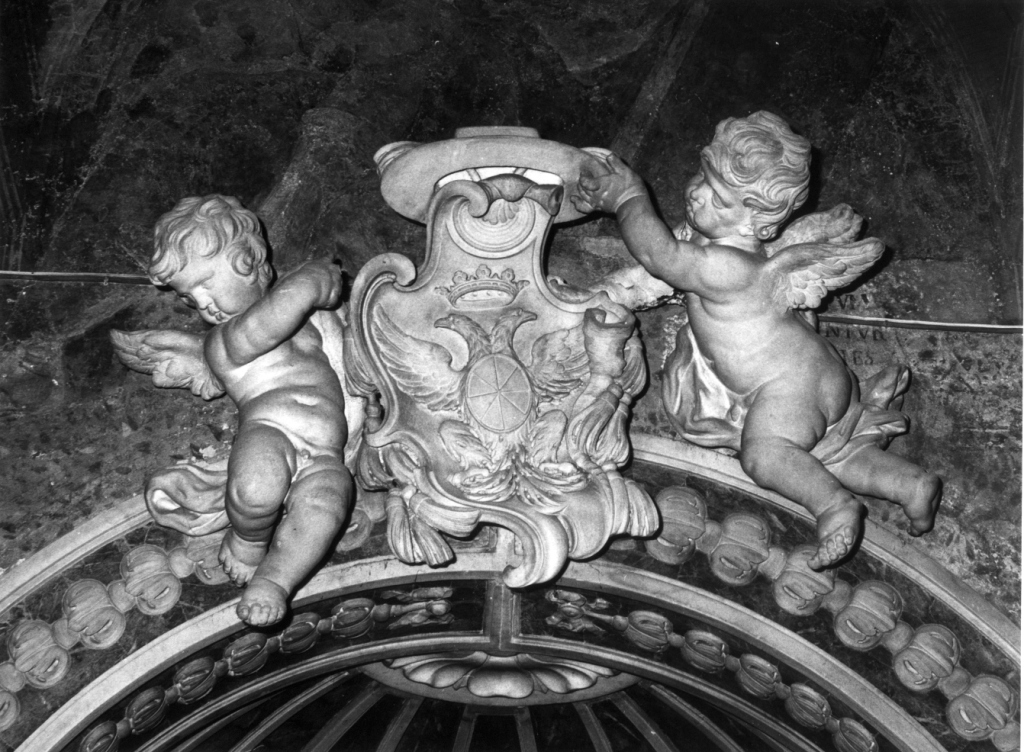 stemma del cardinal Pietro Basadonna sostenuto da putti (gruppo scultoreo) di Carcani Filippo (sec. XVII)