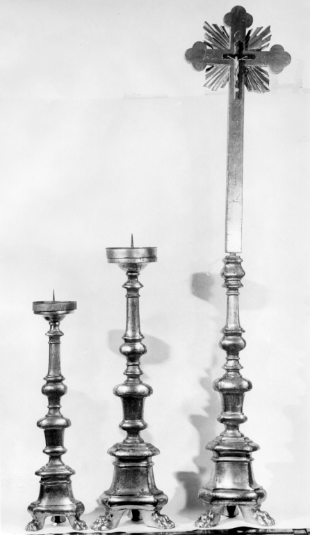 candeliere d'altare, serie - ambito romano (inizio sec. XIX)