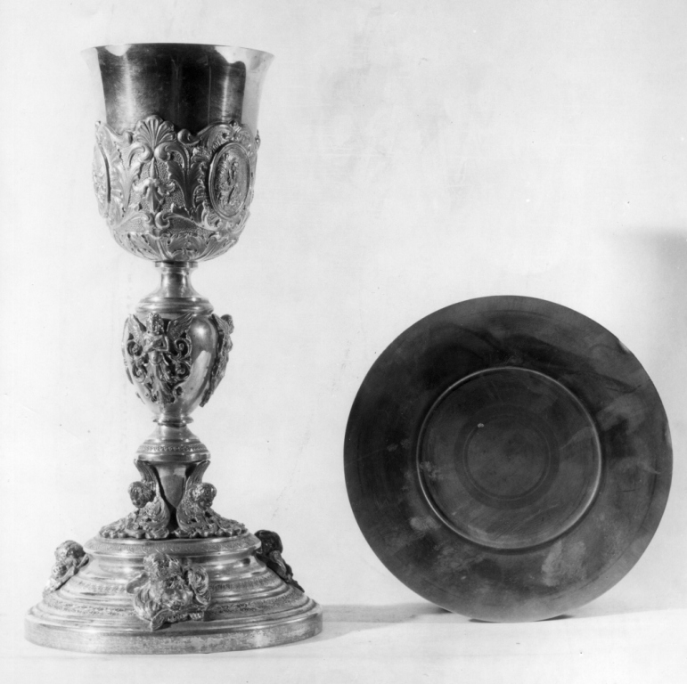 patena - ambito romano (ultimo quarto sec. XIX)