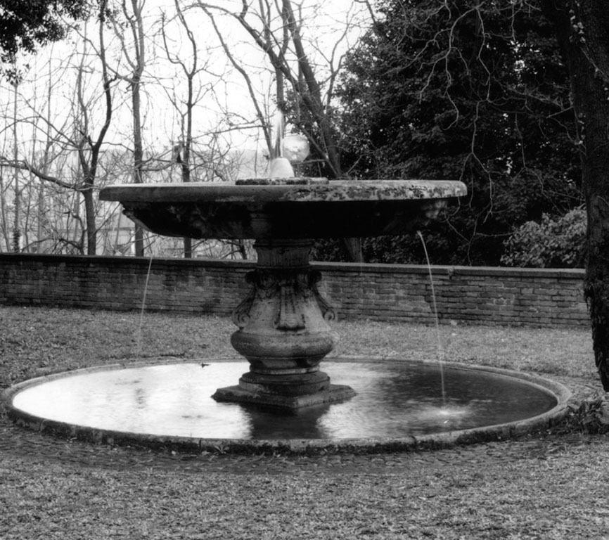 fontana - ambito romano (sec. XX)