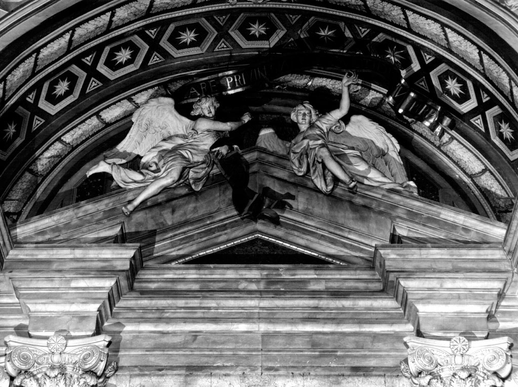 angeli reggicartiglio (gruppo scultoreo) di Fontana Luigi (sec. XIX)
