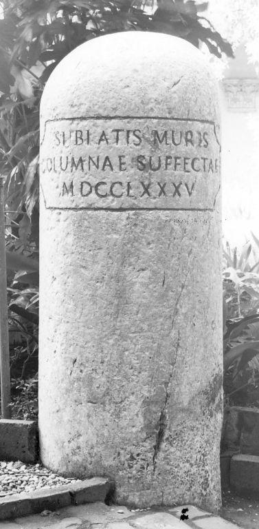 cippo - ambito romano (sec. XVIII)