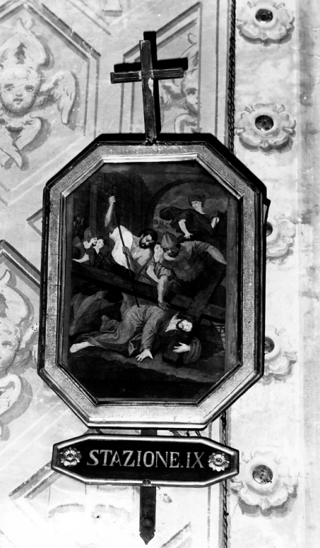 stazione IX: Gesù cade sotto la croce la terza volta (dipinto) di Triga Giacomo (attribuito) (sec. XVIII)