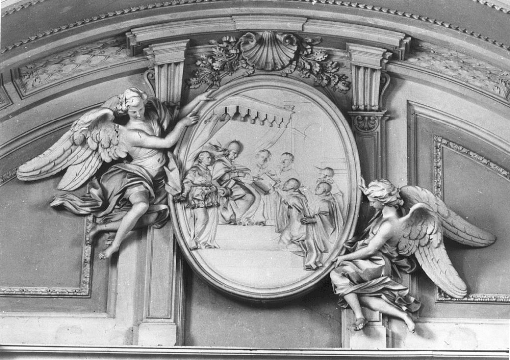 san Gregorio Magno consegna la regola (decorazione plastica) di Ferrari Francesco (prima metà sec. XVIII)