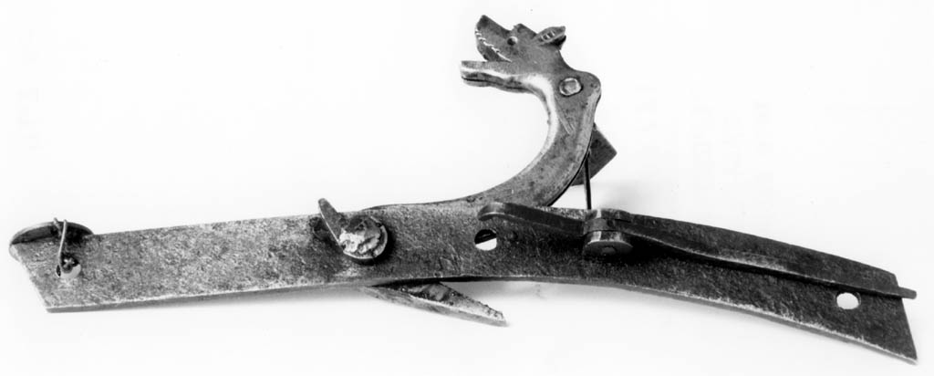 piastra di fucile, elemento d'insieme - produzione europea (sec. XVII)