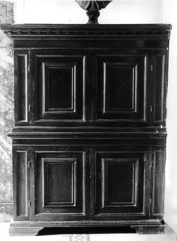 armadio - ambito romano (prima metà sec. XVIII)