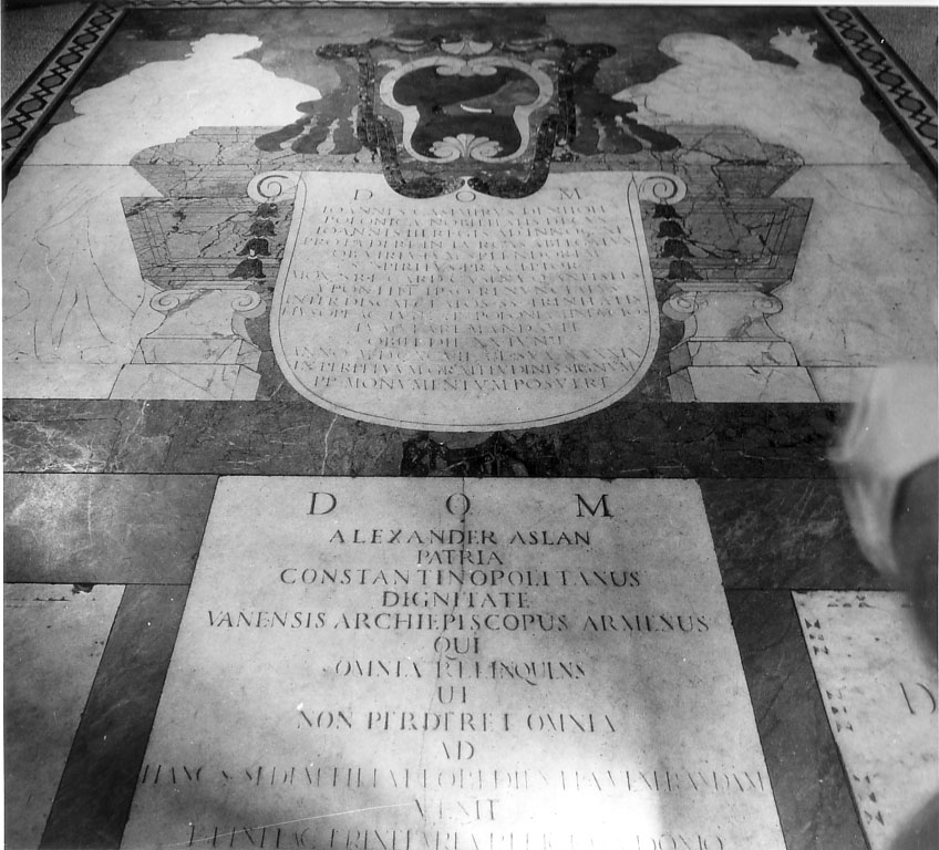 lapide tombale - ambito romano (sec. XVII)