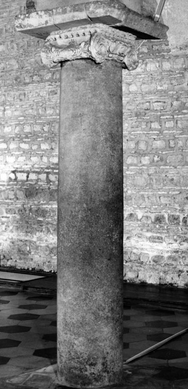 colonna ionica - ambito romano (sec. II)