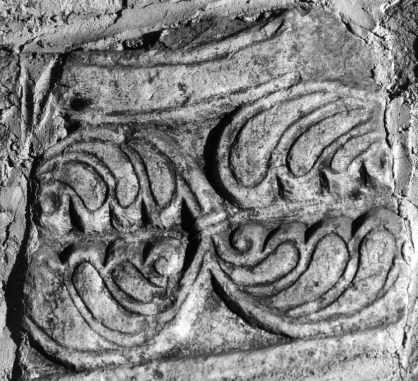 motivo decorativo vegetale (rilievo, frammento) - ambito orientale (prima metà sec. IX)