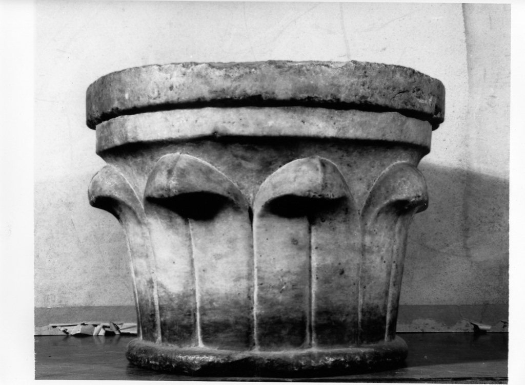 capitello, opera isolata - ambito romano (prima metà sec. XII)