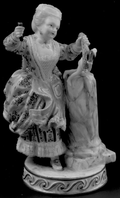 La bambola punita, bambina che picchia una bambola (statuetta) - manifattura di Meissen (sec. XVIII)