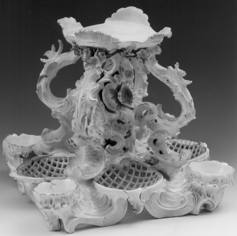 alzata di Feilner Johann Simon (attribuito) - manifattura di Fuerstenberg (sec. XVIII)