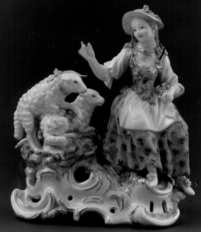 pastorella con tre pecore (scultura) - manifattura di Meissen (sec. XVIII)