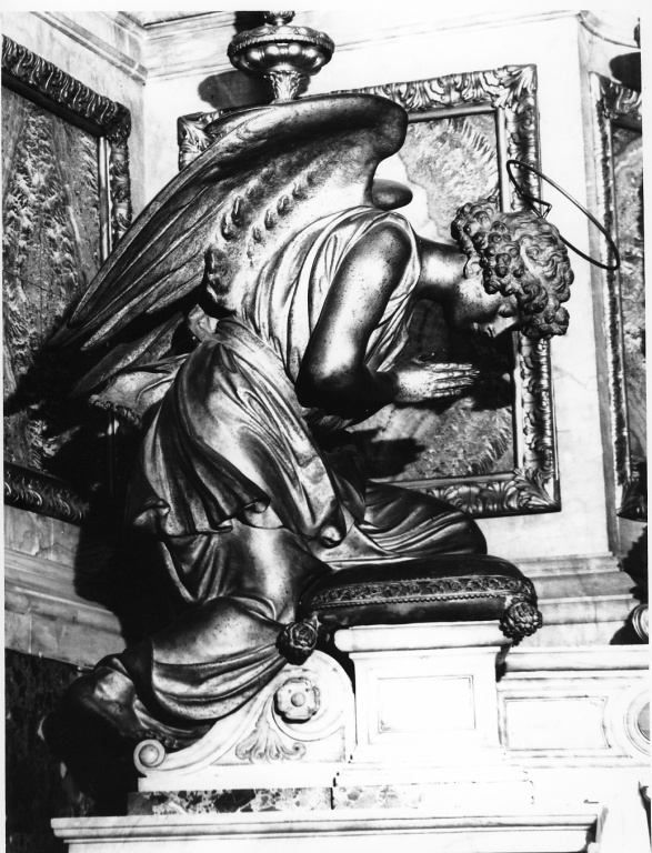 angelo orante (scultura, coppia) di Maccagnani Eugenio (sec. XX)