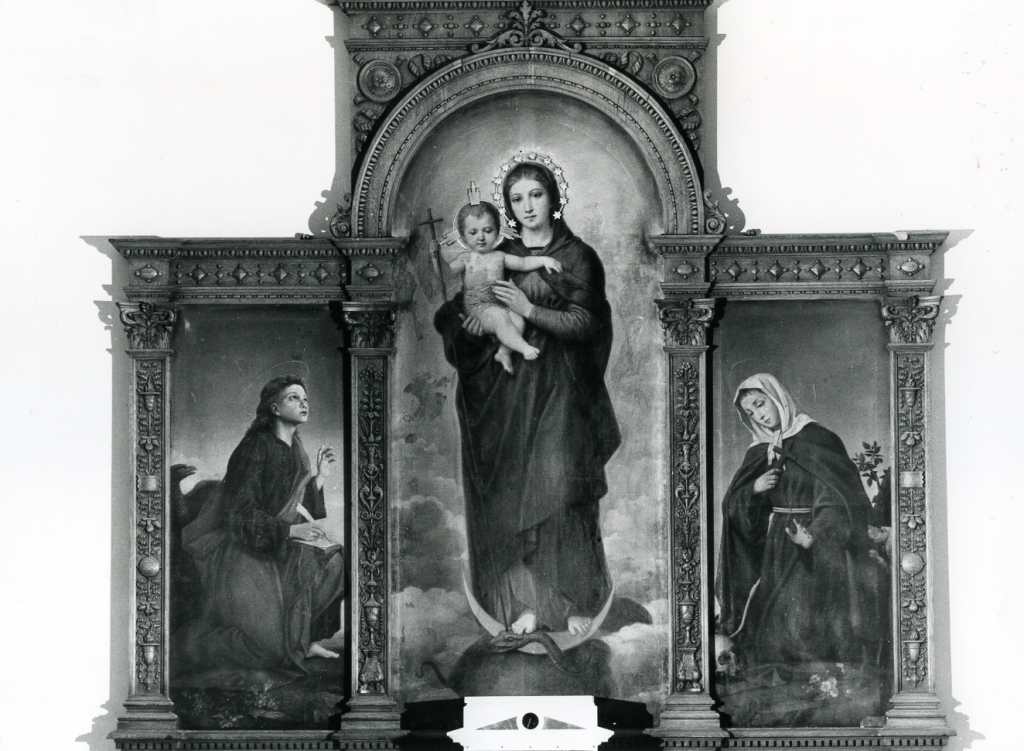 Madonna Immacolata con Bambino e i Santi Giovanni Evangelista e Margherita da Cortona (dipinto) di Szoldaticz Francesco (fine sec. XIX)