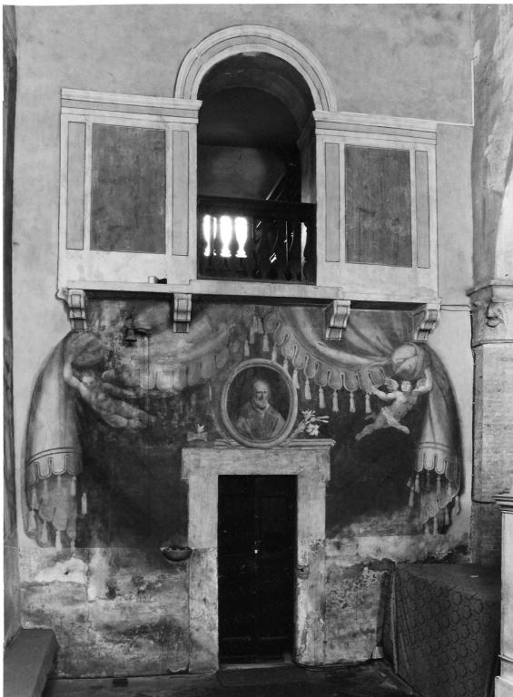 motivi decorativi a finti tendaggi (dipinto, complesso decorativo) - ambito romano (fine sec. XVI)