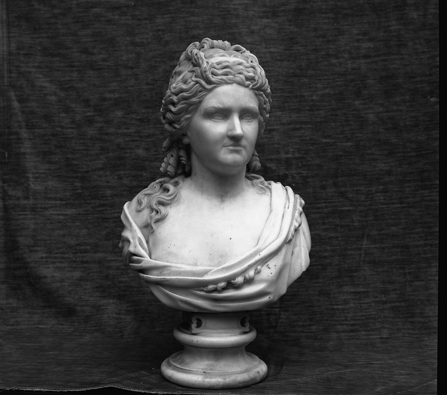 ritratto della baronessa Schutter (scultura) di Cardelli Domenico (sec. XVIII)
