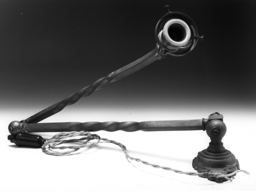 lampada - manifattura italiana (sec. XX)