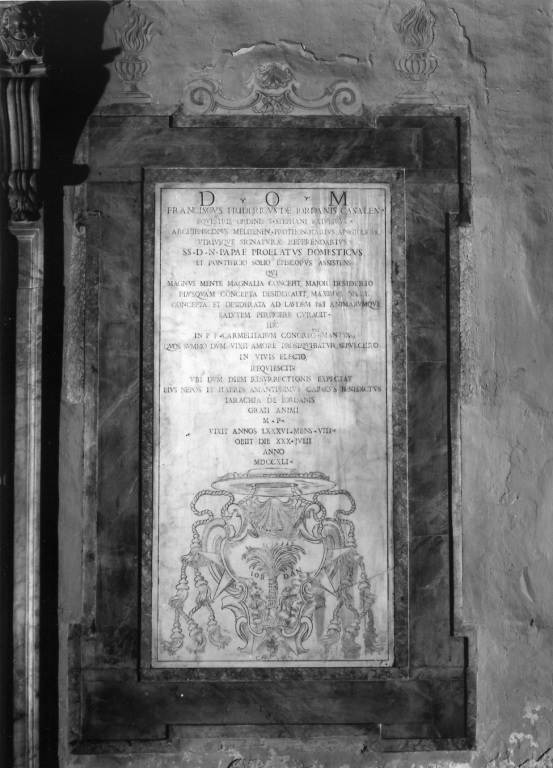 lapide tombale - ambito romano (sec. XVIII)