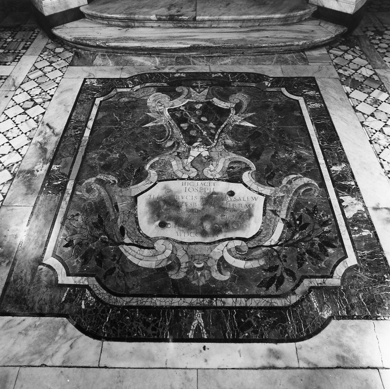 lapide tombale - ambito romano (sec. XVIII)
