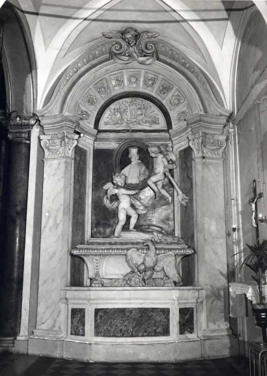 angeli; aquila; leone; ritratto del cardinale Bichi (monumento funebre) di De Dominicis Carlo (prima metà sec. XVIII)
