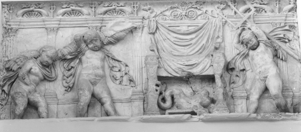 giochi di eroti (sarcofago - a cassa, frammento) - ambito romano (ultimo quarto sec. II)