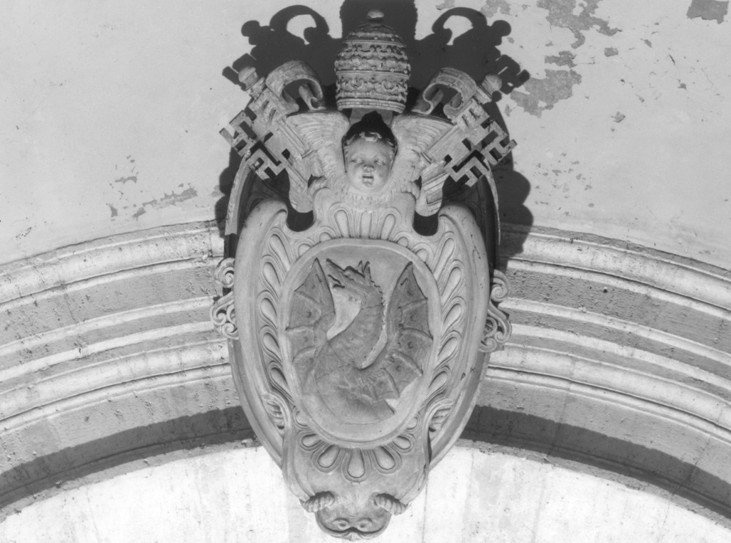 stemma papale di Gregorio XIII (rilievo, serie) di Vacca Flaminio (sec. XVI)