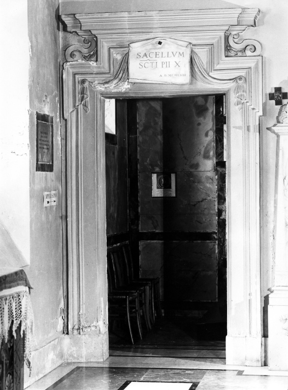 decorazione plastica - ambito romano (sec. XVII)