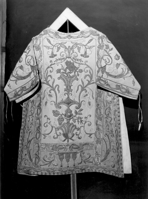 dalmatica - manifattura romana (prima metà sec. XVIII)