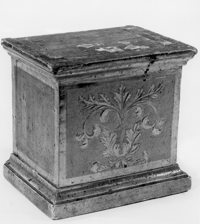 basamento - bottega romana (metà sec. XIX)